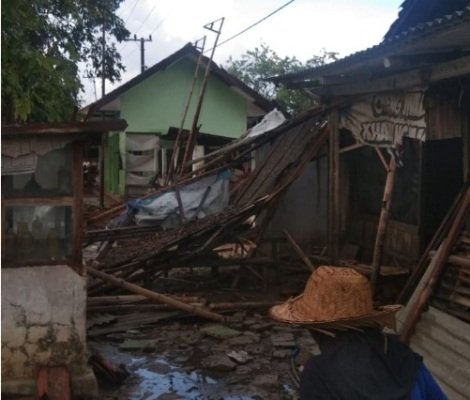 Foto: salah satu rumah warga yang diterjang puting beliung