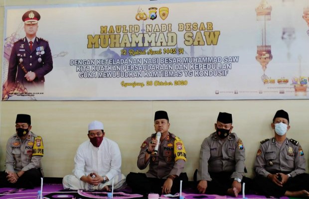 Foto: Kapolres Lumajang AKBP Deddy Foury Millewa (tangah), saat mengisi sambutan