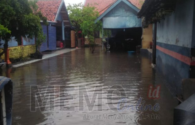 Foto Salah satu rumah warga di genangi air