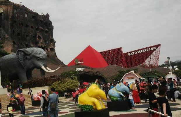 Foto: Destinasi wisata Batu Scret Zoo Jatim Park 2.