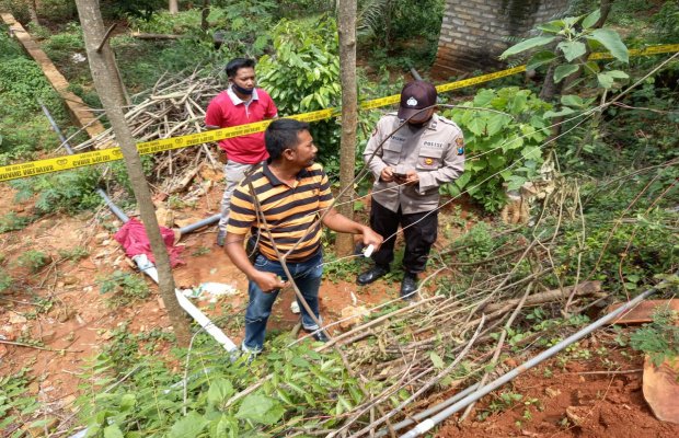 Foto: Petugas Saat Berada di Lokasi Kejadian