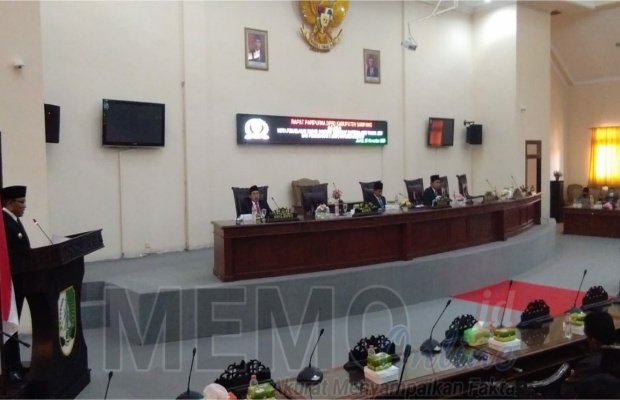 Foto : Rapat Paripurna di gedung DPRD Sampang