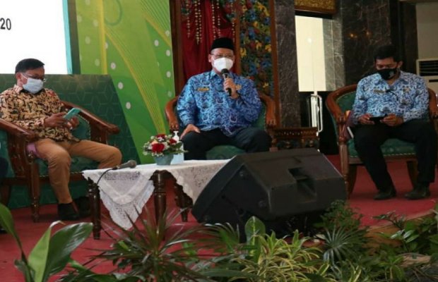 Foto : Kepala Dinas Kesehatan, Sudiyo (Tengah) saat kegiatan kampanye PIS - PK