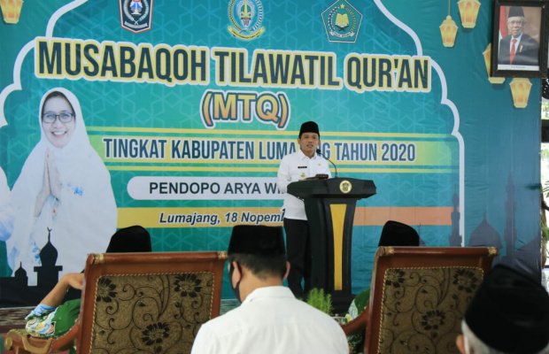 Bupati Lumajang, H. Thoriqul Haq, saat membuka lomba MTQ, di pendopo Arya Wiraraja