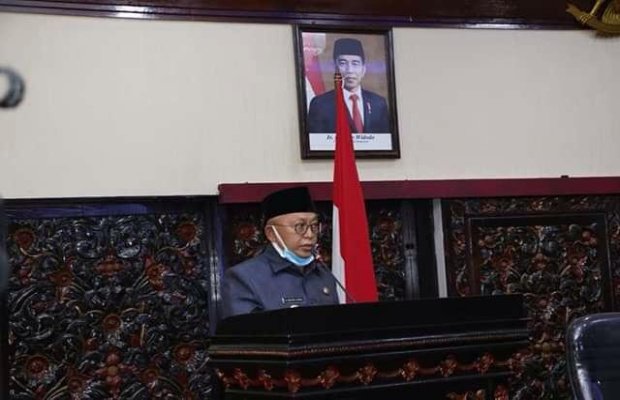 Foto: Bupati Sumenep KH Busyro Karim saat sambutan di gedung Pemkab setempat