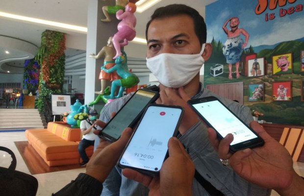 Foto: Kasatresnarkoba Polres Batu  Iptu Yussi Purwanto, saat diwawancarai awak media.