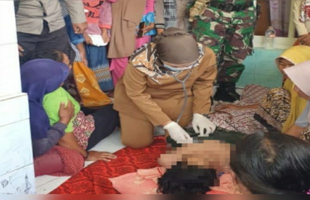 Foto: Korban saat di periksa petugas