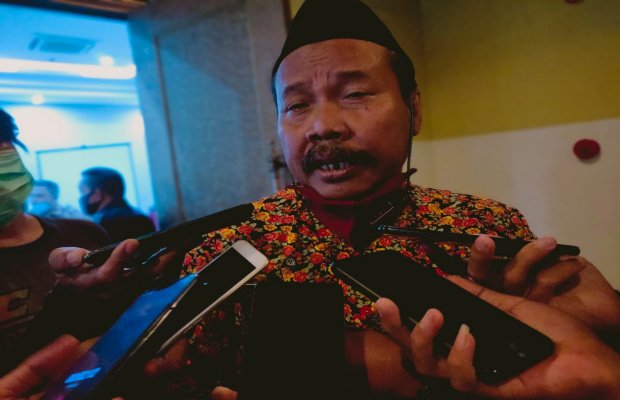 Foto: Sustono, Kepala Dinas Koperasi dan UKM Sumenep saat dikonfirmasi awak media.