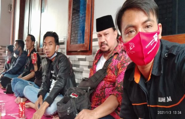 Foto:PIJP Ditemui Nur Hasan Adik Kandung Wabup Pamekasan, Almarhum H. Raja'e