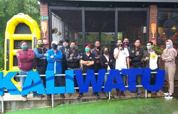Foto: Foto Bersama Anggota dan Pengurus IWO Malang Raya usai menggelar rapat kerja