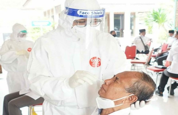 Foto : Swab Tes