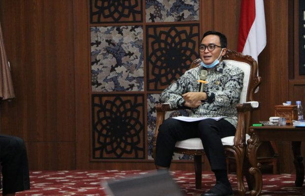 Foto:Bupati Pamekasan, Saat Memaparkan Persiapan Program Bantuan Lansia