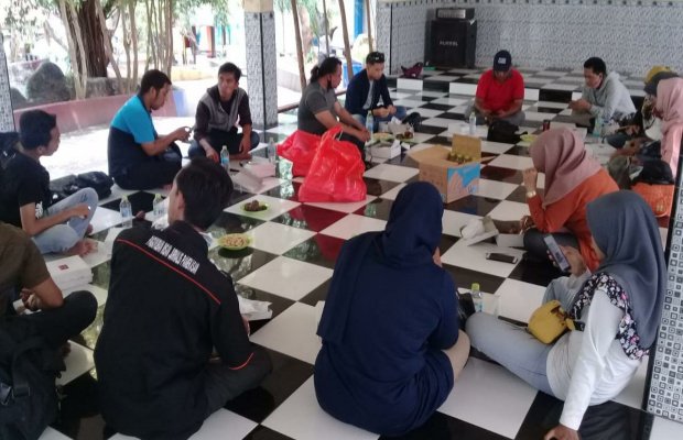 Foto: PIJP Bersama Ketua PWI  dan Humas Protokol Pemkab Pamekasan Saat Diskusi di Sumenep