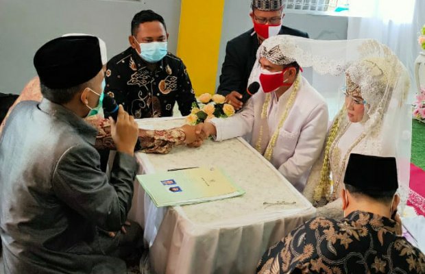 Foto: Prosesi pernikahan ketua SMSI Bekasi Raya
