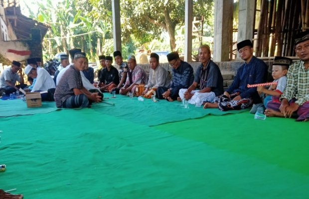 Foto: Keluarga besar Ponpes Raudatul Jannah Jember