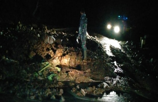 Foto: Kondisi sesaat pasca longsor semalam, di piket nol Lumajang