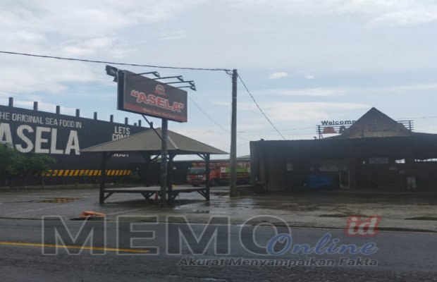 Foto : Rumah makan Asela di pesisir pantai Desa Sejati Camplong