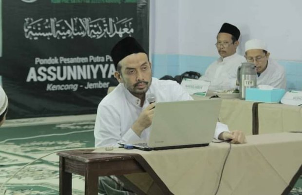 Foto : Dr.KH. Abdul Haris,  M.ag Ketua MUI Jember