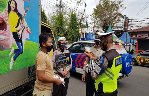 Foto : Hari ke 2, Giat Ops Keselamatan 2021 di wilayah hukum Polres Lumajang. 