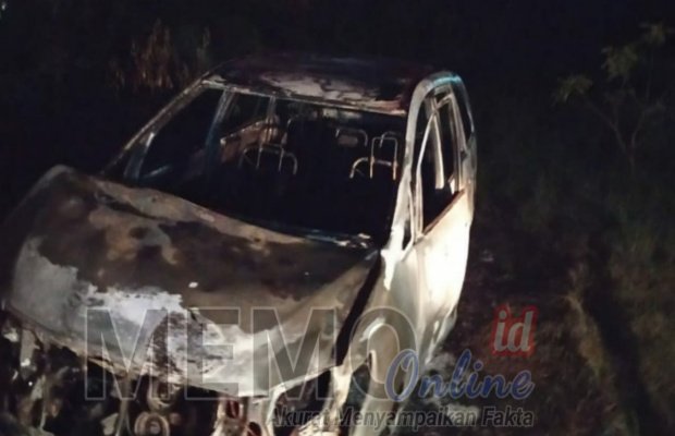 Foto : Mobil operasional PWI Sampang terbakar