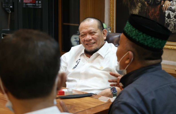 Foto: Ketua DPD RI, AA LaNyalla Mahmud Mattalitti saat bertemu APDESI di Jakarta