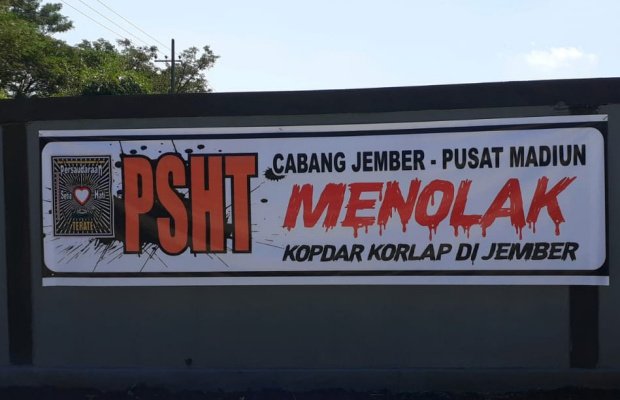  Foto : PSHT CABANG JEMBER. jln mujahir, kecamatan Sukorambi, Kabupaten Jember, Jatim.