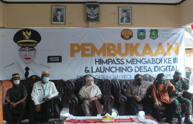 Foto: Wabup Sumenep, Nyai Hj Dewi Khalifah saat berada di kepulauan Sapeken