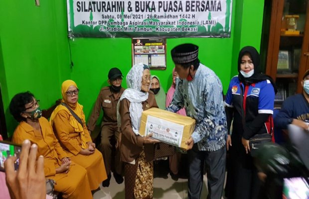 Foto: Pemberian bantuan untuk veteran