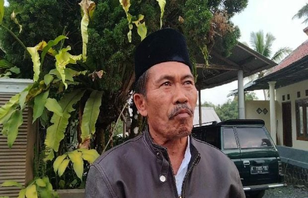 Foto: Paiman, Kapala Desa Sidomulyo Kecamatan Pronojiwo Lumajang.