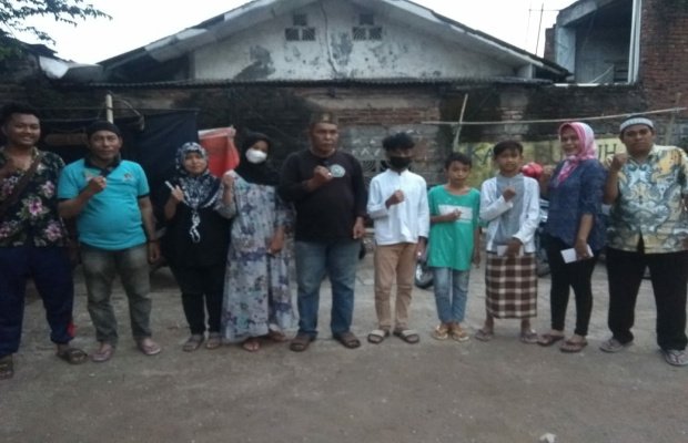 Foto: Foto bersama anak yatim-piatu