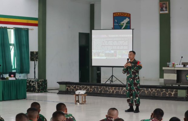 Foto: Dansatgas Pamtas RI-Malaysia Yonif 642/Kps, Letkol. Inf. Alim Mustofa