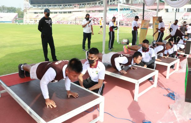 Foto: Calon Taruna Taruni Akpol sedang uji kemampuan Fisik 