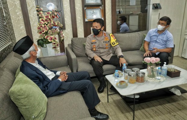 Foto: Kapolda Jatim saat mengunjungi PW Muhammadiyah di Surabaya