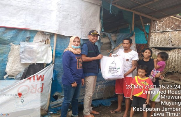 Foto :Kondisi rumah ria Komalasari bersama kedua anaknya yang masih berumur 3 dan 5 tahun.
