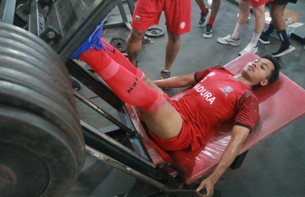 Foto: Pemain MU saat latihan fitness