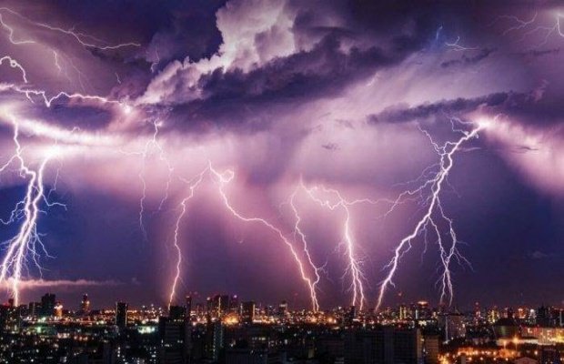  Foto: Ilustrasi cuaca ekstrem