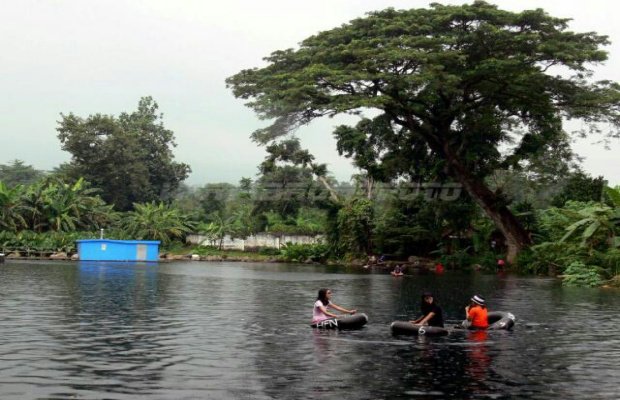  Foto : Wisata pemandian alam umbulan yang mengandung bakeri E-Coli