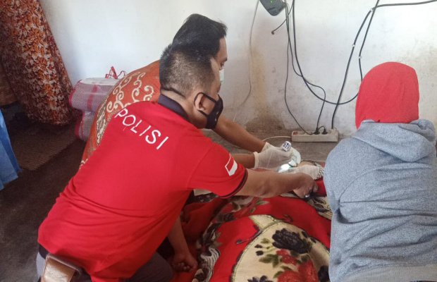 Foto : Mayat (SF) Inisial saat di evakuasi 