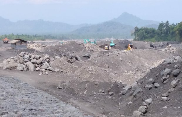 Foto: Lokasi tambang di wilayah Lumajang selatan
