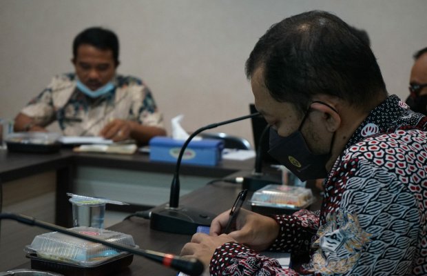 Foto: Sekretaris Dinas PMD Pamekasan saat rapat koordinasi