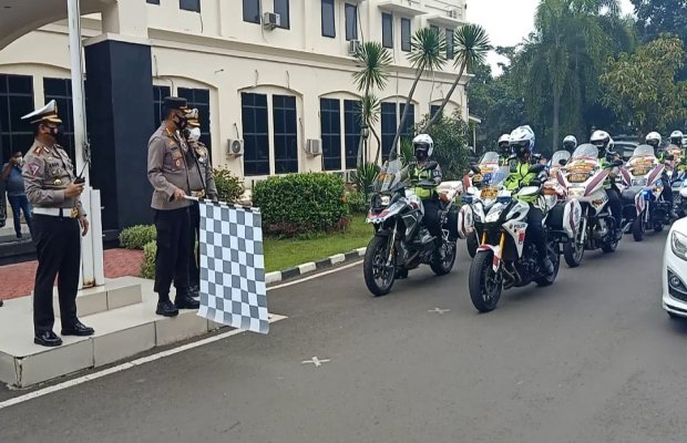 Foto: Pelepasan bantuan sembako Polres Metro Bekasi