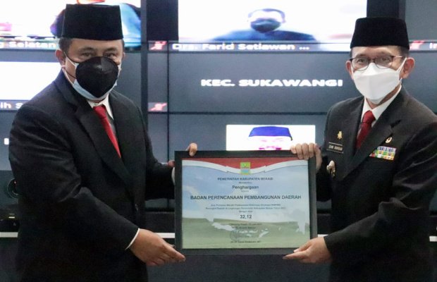 Foto: Penerimaan penghargaan