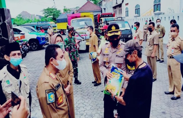 Foto: Pendistribusian dipimpin langsung Bupati Lumajang