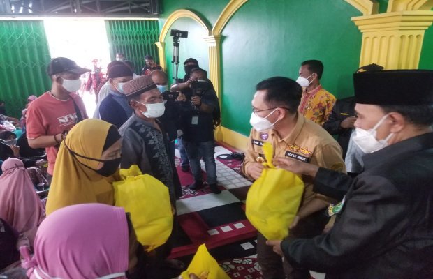 Foto: Giat pembagian sembako