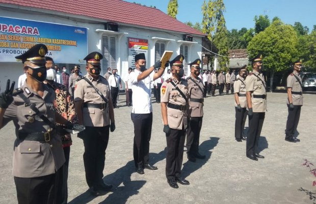 Foto : Kapolres Probolinggo Kota Pimpin Langsung Sertijab