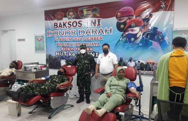 Foto: Peduli masyarakat 500 TNI gelar donor darah 