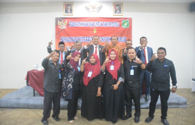 Foto: Personel KI Sumenep usai acara peringatan hari hak untuk tahu se dunia, Selasa (28/09/2021)