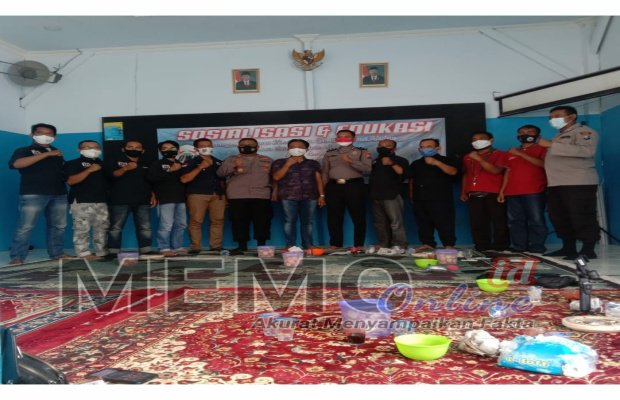 Foto : PWS  usai acara sosialisasi tentang hoax di Desa Banjar Talela Camplong