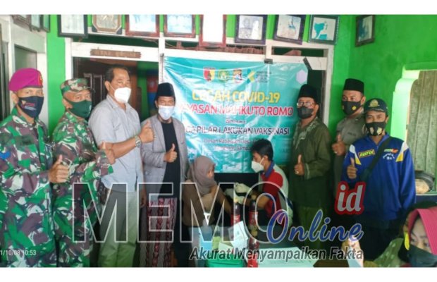 Foto : Proses vaksinasi di Yayasan Mahkuto Romo di Desa Taddan Sampang