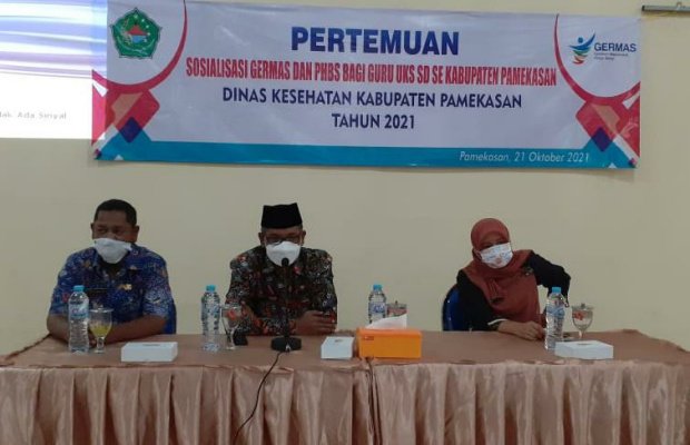 Foto: Kabid Kesmas dan Kasi Promkes dan Pemberdayaan Masyarakat Dinkes  Pamekasan Bersama Kabid Pembinaan SD Disdik Pamekasan